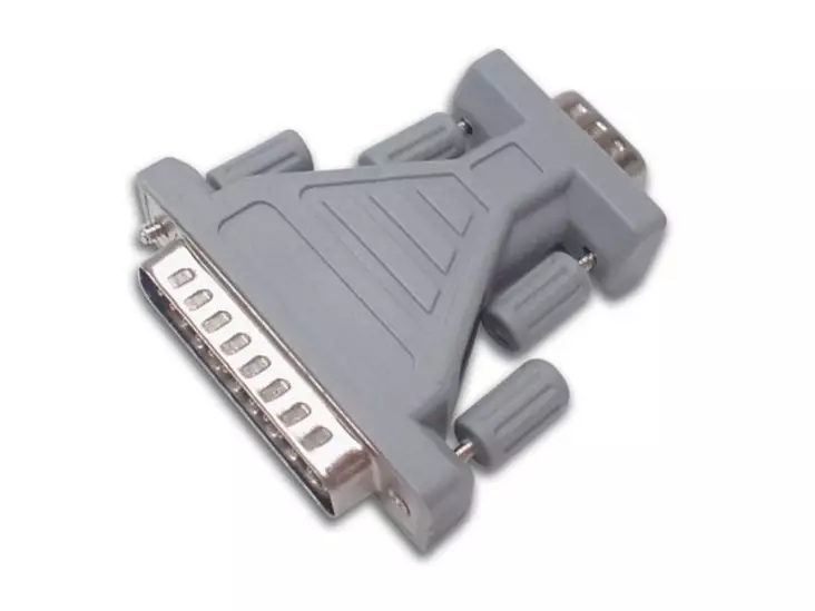 D-LIITIN ADAPTERI D9 UROS - D25 NAARAS - PC kaapelit - CW034 - 1