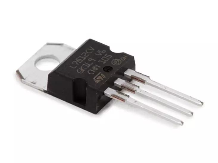 JÄNNITEREGULAATTORI UA7812P 1A 12V ISOWATT TO220 - Jänniteregulaattorit - UA7812P - 1